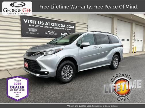 2025 Toyota Sienna XLE