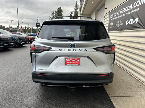 2025 Toyota Sienna XLE
