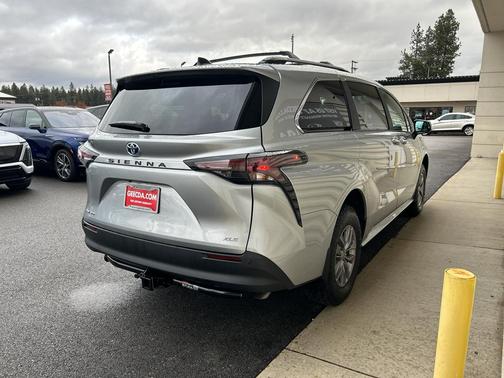 2025 Toyota Sienna XLE
