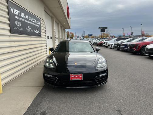 2017 Porsche Panamera Turbo