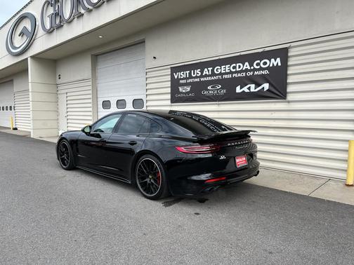 2017 Porsche Panamera Turbo