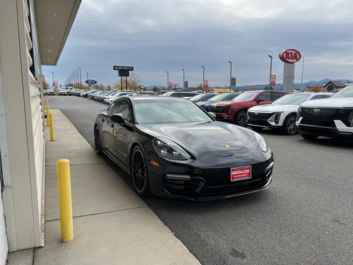 2017 Porsche Panamera Turbo