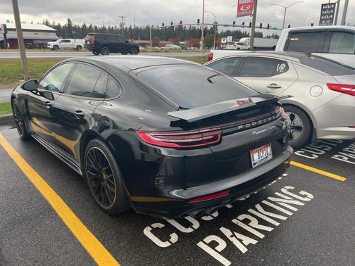 2017 Porsche Panamera Turbo