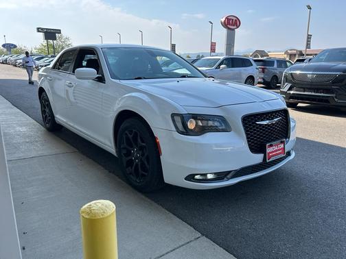 2019 Chrysler 300 S