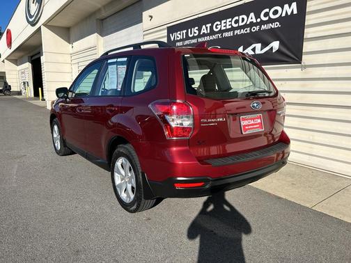 2016 Subaru Forester 2.5i