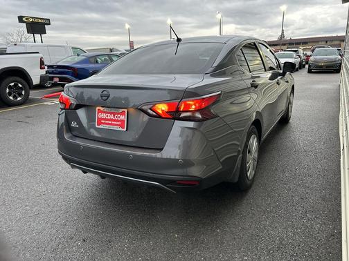 2022 Nissan Versa 1.6 S