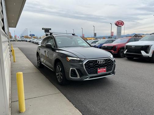2023 Audi Q5 45 S line Premium Plus