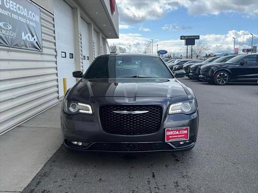 2016 Chrysler 300 S