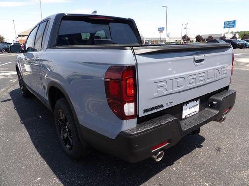 Sonic Gray Pearl 2026 Honda Ridgeline Black