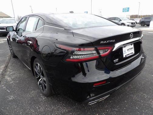 2023 Nissan Maxima SL