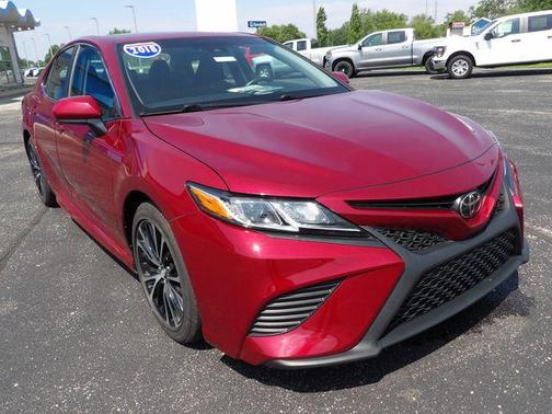 Ruby Flare Pearl 2018 Toyota Camry SE