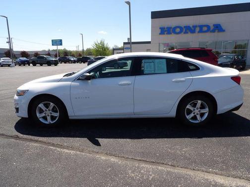 Summit White 2022 Chevrolet Malibu 1LS