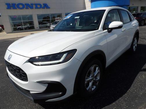 Platinum White Pearl 2024 Honda HR-V LX
