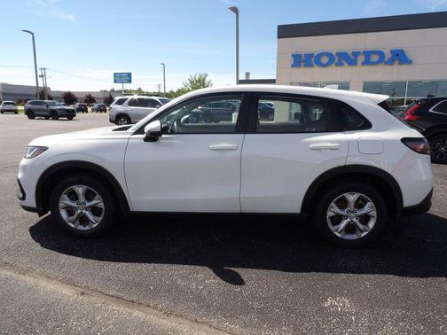 Platinum White Pearl 2024 Honda HR-V LX