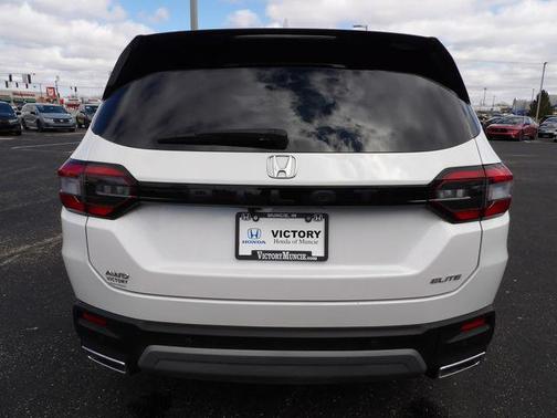 Platinum White Pearl 2025 Honda Pilot Elite