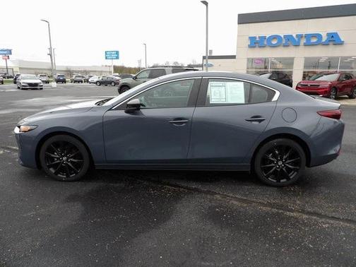 2022 Mazda Mazda3 Carbon Edition