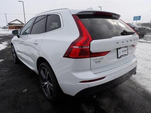 2021 Volvo XC60 T5 Momentum