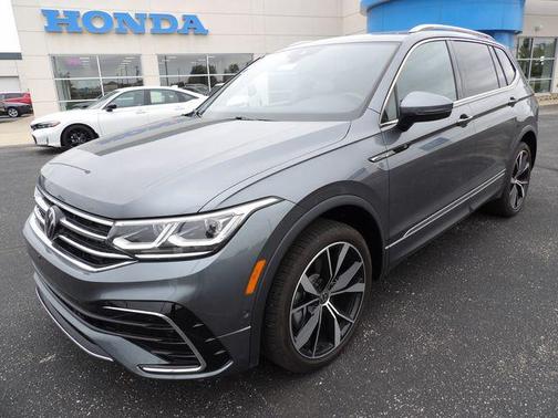 Platinum Gray Metallic 2024 Volkswagen Tiguan 2.0T SEL R-Line 4MOTION