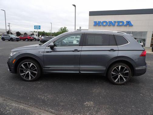 Platinum Gray Metallic 2024 Volkswagen Tiguan 2.0T SEL R-Line 4MOTION