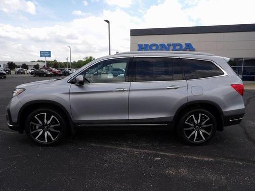 2022 Honda Pilot Touring 8-Passenger