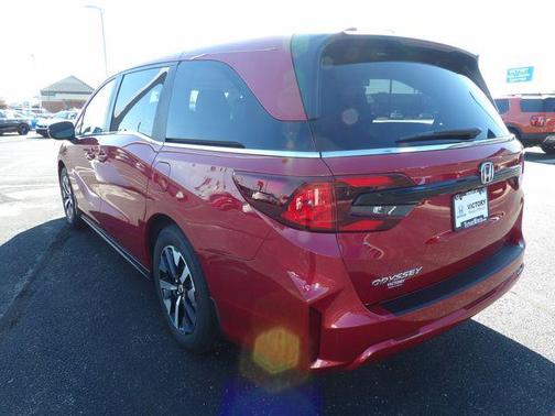 Radiant Red Metallic II 2026 Honda Odyssey EX-L
