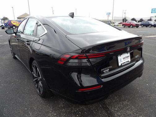 Crystal Black Pearl 2026 Honda Accord Hybrid Touring