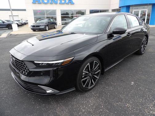 Crystal Black Pearl 2026 Honda Accord Hybrid Touring