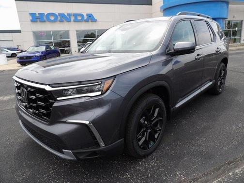 2025 Honda Pilot Touring 8-Passenger