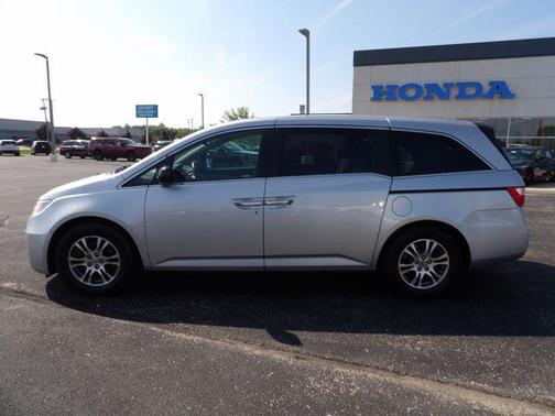 Alabaster Silver Metallic 2013 Honda Odyssey EX-L