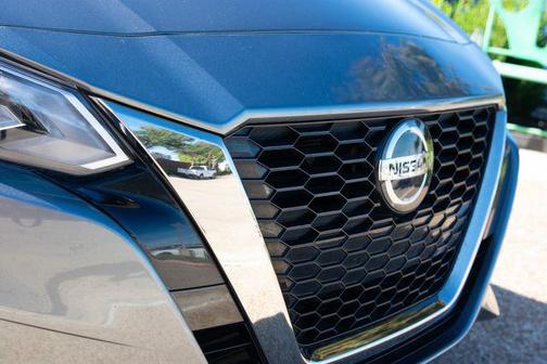 2022 Nissan Altima SR FWD