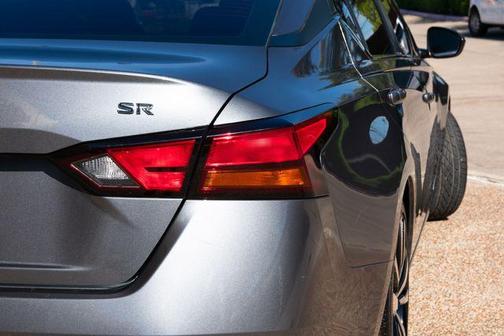 2022 Nissan Altima SR FWD
