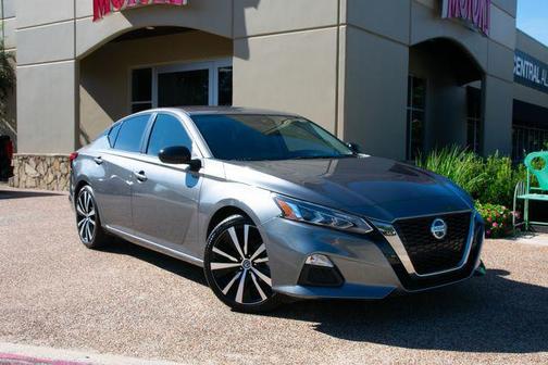2022 Nissan Altima SR FWD