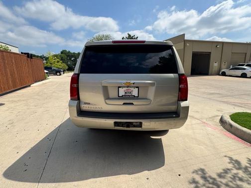 Champagne Silver Metallic 2015 Chevrolet Suburban 1500 LT