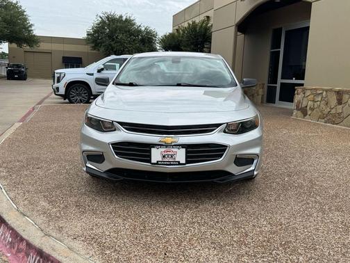 Silver Ice Metallic 2018 Chevrolet Malibu 1LS