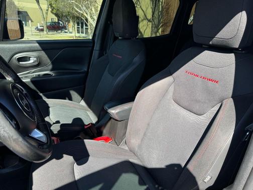 2016 Jeep Renegade Trailhawk