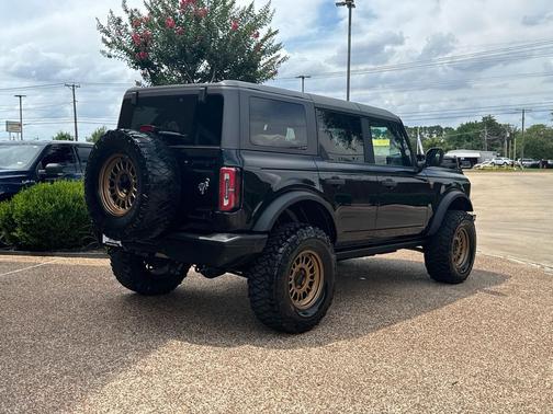 Shadow Black 2024 Ford Bronco Badlands