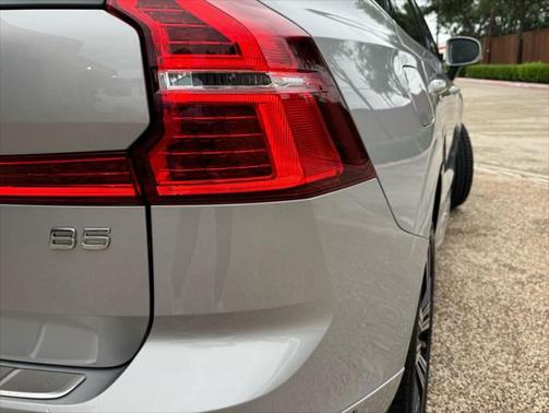 2022 Volvo XC60 B5 Inscription