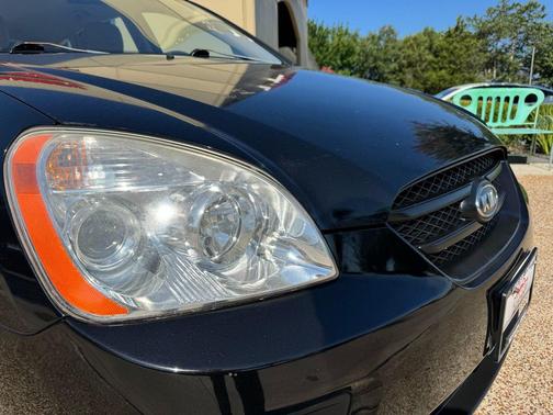 Black 2008 Kia Rondo LX V6