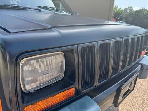 2000 Jeep Cherokee Sport 4WD
