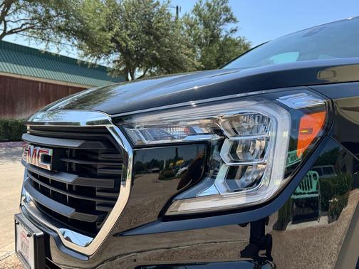 Ebony Twilight Metallic 2022 GMC Terrain SLE