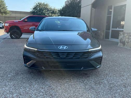 2025 Hyundai ELANTRA SEL