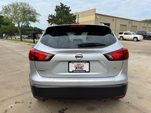Brilliant Silver 2018 Nissan Rogue Sport SL