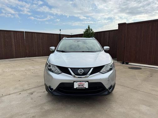 Brilliant Silver 2018 Nissan Rogue Sport SL