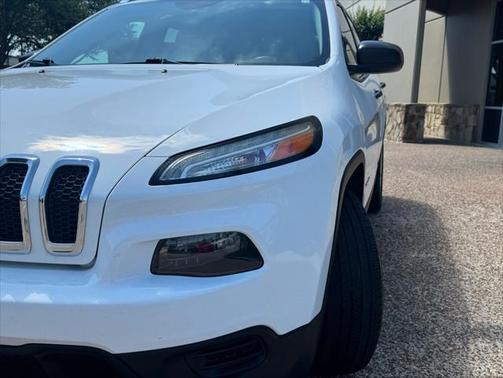 2017 Jeep Cherokee Sport