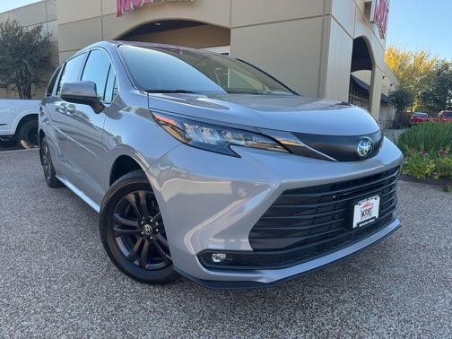 2024 Toyota Sienna Woodland Edition