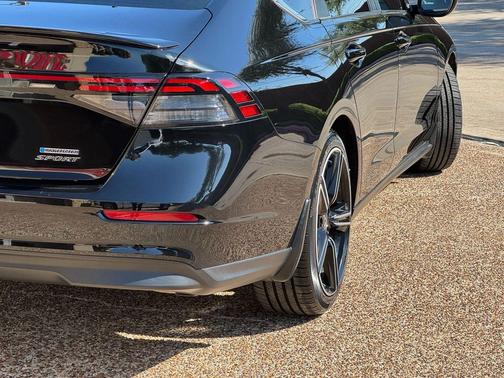 Crystal Black Pearl 2024 Honda Accord Hybrid Sport