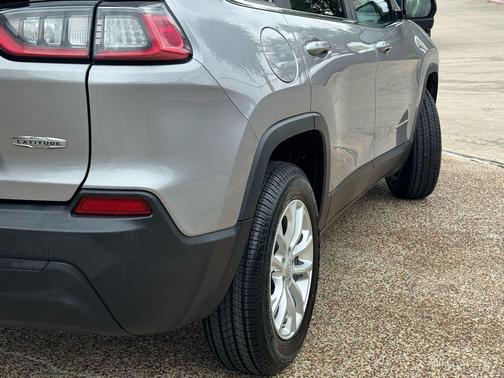 Billet Silver Metallic Clearcoat 2019 Jeep Cherokee Latitude