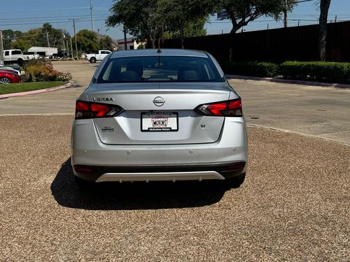 2024 Nissan Versa 1.6 S