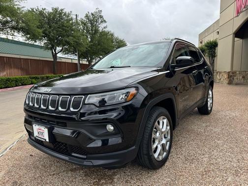 Diamond Black Crystal Pearlcoat 2022 Jeep Compass Latitude Lux
