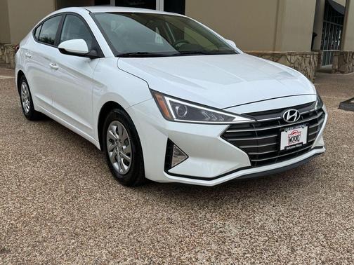 2020 Hyundai ELANTRA SE